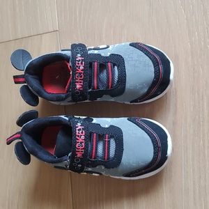 Mickey Mouse velcro shoe